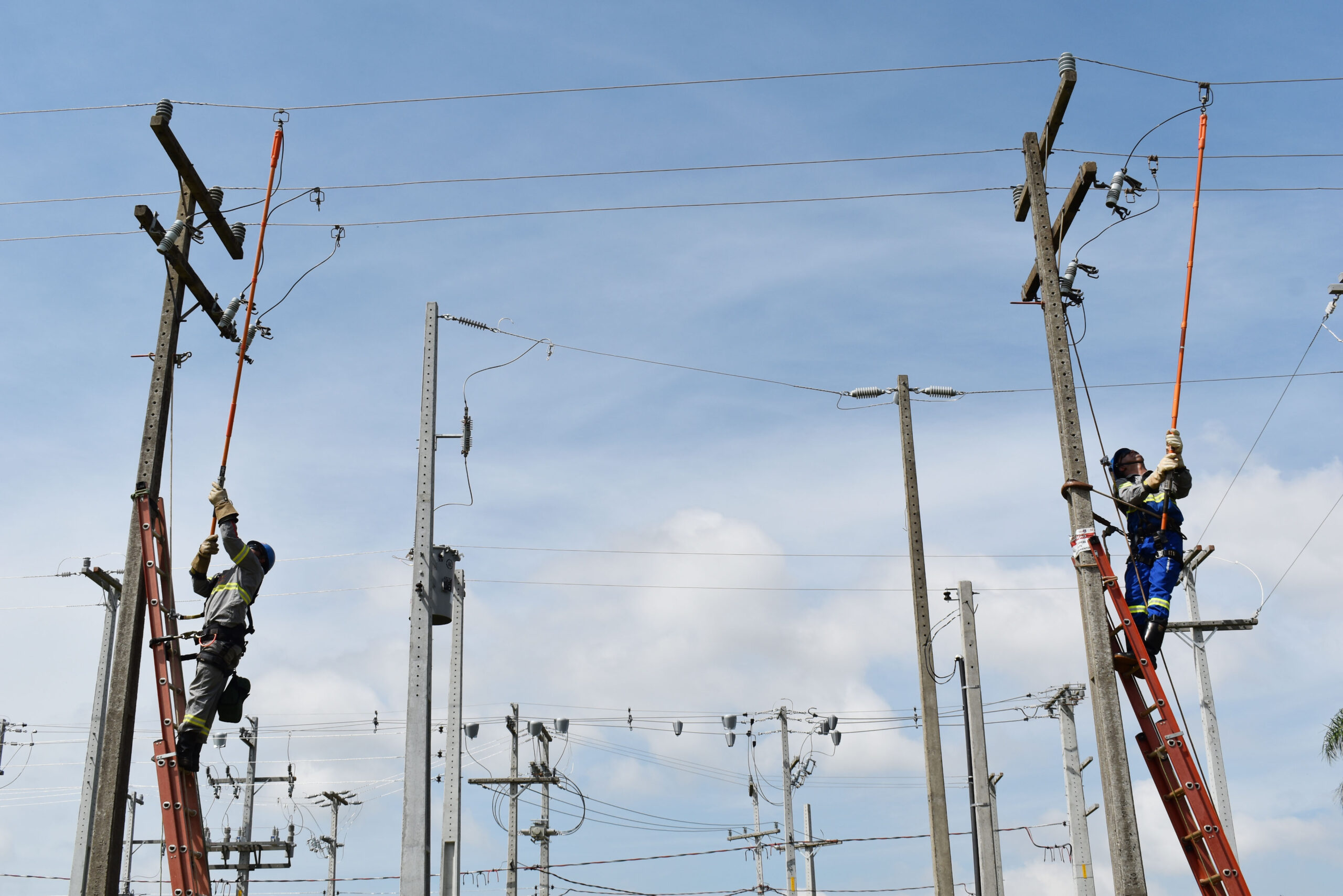 Eletricista para trabalho em altura